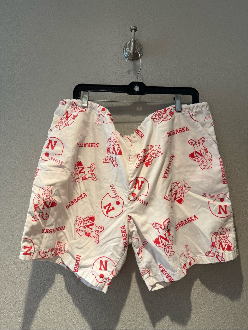 Vintage Nebraska Cornhuskers Novelty Print Shorts White Red NCAA Mascot Size XL